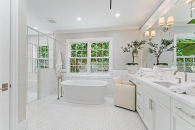 Set on nearly an acre with 100 feet of direct ocean frontage - photo 11