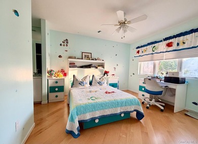 This contemporary home offers approximately 4890 square feet of - photo 21