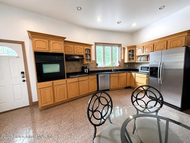 Opportunity to own legal 2 family with full finished basement - photo 40
