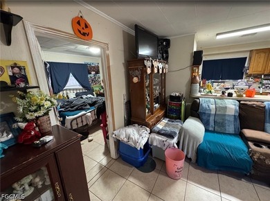 Excellent investment opportunity in North Fort Myers! This - photo 2