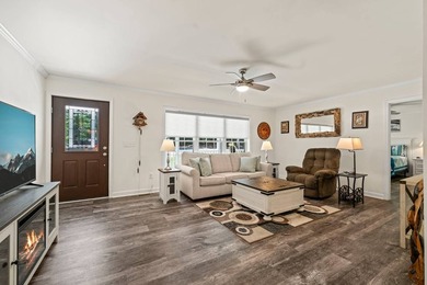 Welcome home to Merifield Acres ! This immaculate 3 Bedroom, 2 - photo 5
