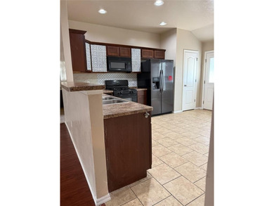 Charming 4-bedroom, 2-bath home located in the desirable - photo 8