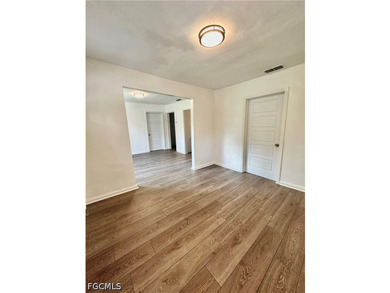 Welcome to this beautifully renovated 2-bedroom, 1-bath home - photo 4