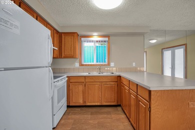 Well-maintained one-level home conveniently located in downtown - photo 8