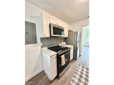 Welcome to this beautifully renovated 2-bedroom, 1-bath home - photo 9