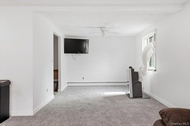Welcome to 38 Appel Drive in Shirley! This spacious Colonial - photo 5