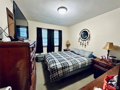 Beautiful 20-Unit All-Brick Apartment Complex Overlooking