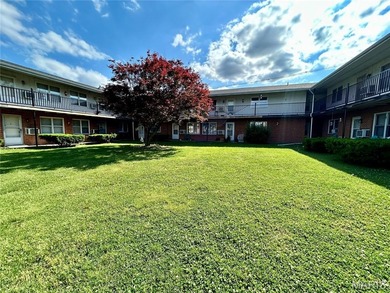 Beautiful 20-Unit All-Brick Apartment Complex Overlooking