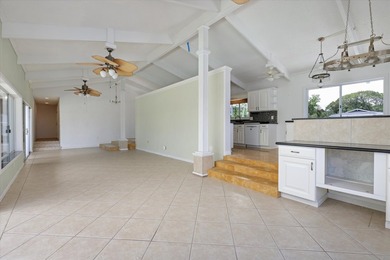 Spacious 3-bedroom 2-bath with detached 4th bedroom and bath in - photo 6