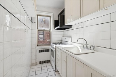 Charming 1-Bedroom Cooperative in Forest Hills, New Hampshire - photo 6