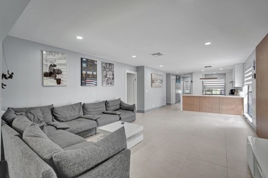 Stunning 3-bedroom, 2-bath unit with beautiful lake views from - photo 13
