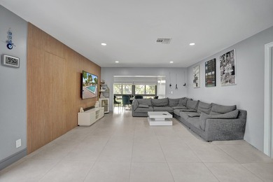 Stunning 3-bedroom, 2-bath unit with beautiful lake views from - photo 14