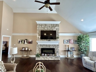 Experience luxurious living in the desirable Allens Landing Lake - photo 15