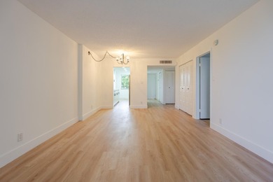 Fully renovated 2-bedroom, 2-bath condo located in the gated - photo 19