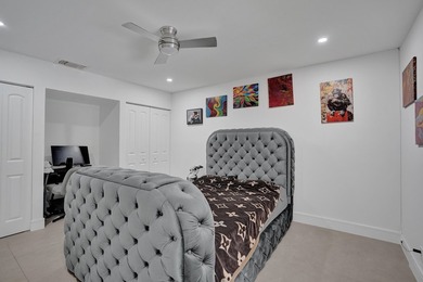Stunning 3-bedroom, 2-bath unit with beautiful lake views from - photo 22