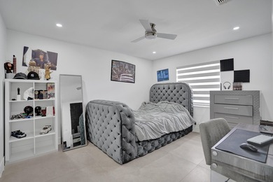Stunning 3-bedroom, 2-bath unit with beautiful lake views from - photo 25