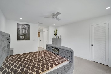 Stunning 3-bedroom, 2-bath unit with beautiful lake views from - photo 30