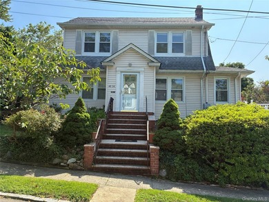 Welcome to this 3-bedroom, 1-bath single-family home ideally - photo 2