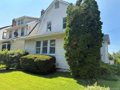 Welcome to this 3-bedroom, 1-bath single-family home ideally - photo 3