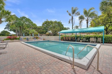 Stunning 3-bedroom, 2-bath unit with beautiful lake views from - photo 35