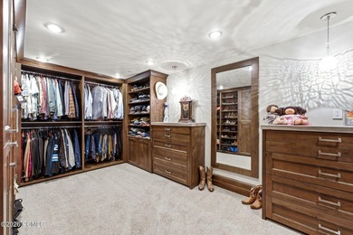 35 Sandstone Cove Court is a rare in-town estate offering 4.16 - photo 38