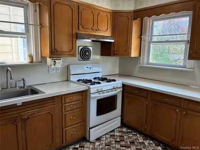 Welcome to this 3-bedroom, 1-bath single-family home ideally - photo 9