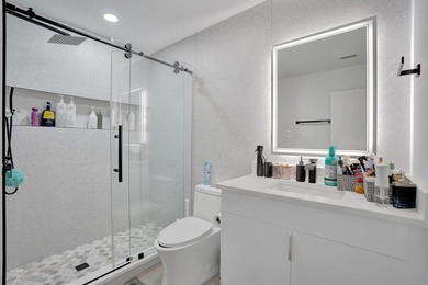 Stunning 3-bedroom, 2-bath unit with beautiful lake views from - photo 41