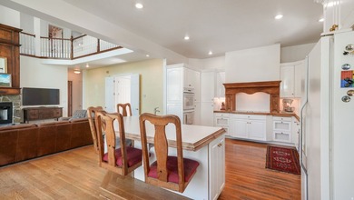 Nestled in a prime Alpine location, this spacious and - photo 15