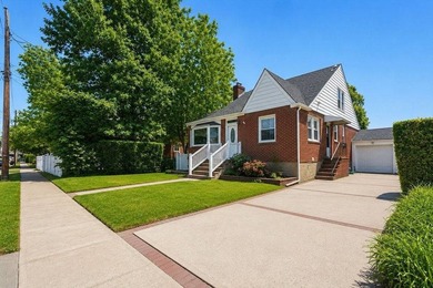 Welcome to this beautifully renovated and meticulously - photo 29