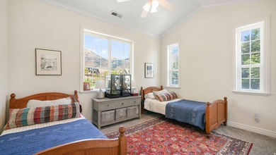 Nestled in a prime Alpine location, this spacious and - photo 33