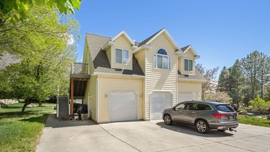 Nestled in a prime Alpine location, this spacious and - photo 43