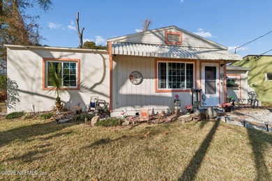 Move-in ready Ortega bungalow with $45K in upgrades. This - photo 3