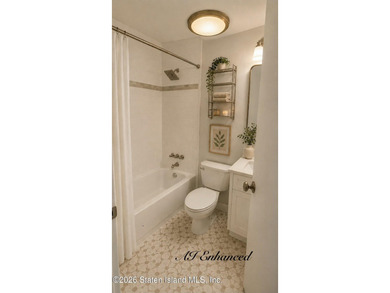 Condo in great location. Close to all transportation and - photo 11