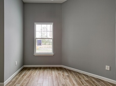 BRAND NEW CONSTRUCTION! This 4BR/2BA home is just 4.2 mi from - photo 5