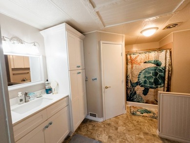 Welcome to this beautifully updated, move-in-ready 2-bedroom - photo 21