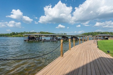 Fabulous townhome with a covered boat slip + 2-car garage on - photo 5