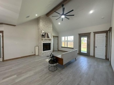 Another stunning creation by Deluxe Custom Homes! This 4-bedroom - photo 6