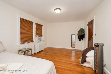 Large Side By Side 2 Family In Great Location ! Main House - photo 30