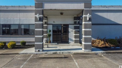 GREAT BUILDING just under 5000 sqft. already set up for a - photo 2