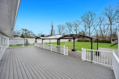 Exceptional East Islip Colonial offering an impressive 8 - photo 35
