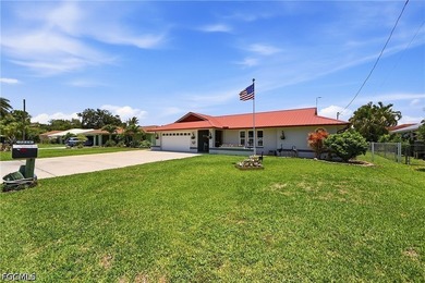 Move-in-ready, furnished home featuring two newly installed - photo 1