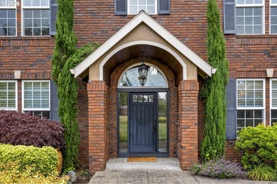 Rare Opportunity in the gated Stonegate Estates, a unique - photo 2