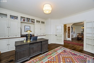 Rare Opportunity in the gated Stonegate Estates, a unique - photo 5