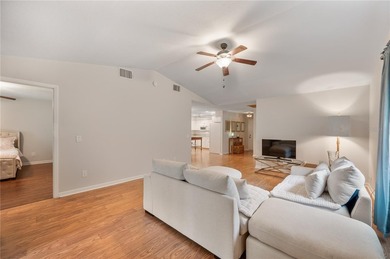Welcome to this beautifully updated 2-bedroom, 2-bath villa - photo 12
