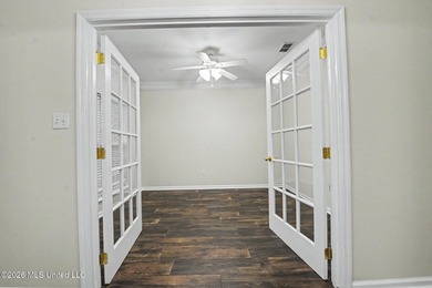 PRISTINE, MOVE IN READY & IN THE HEART OF OCEAN SPRINGS! This - photo 13