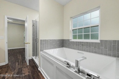 PRISTINE, MOVE IN READY & IN THE HEART OF OCEAN SPRINGS! This - photo 19