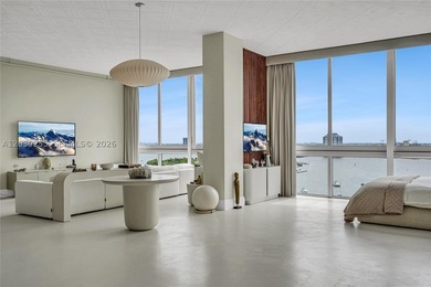 An exceptional opportunity to own a sprawling waterfront - photo 3