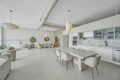 An exceptional opportunity to own a sprawling waterfront - photo 7