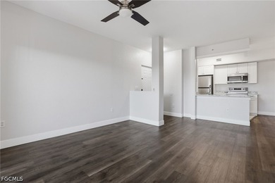 Welcome to this wonderful second-floor 2-bedroom, 1-bath - photo 9
