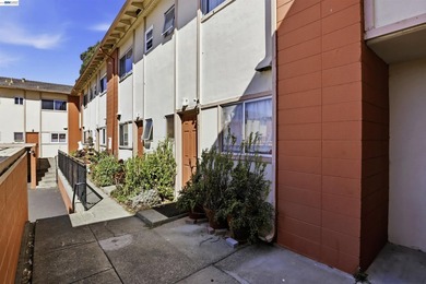Welcome to 27505 Tampa Ave at Parkside Plaza. Located centrally - photo 4